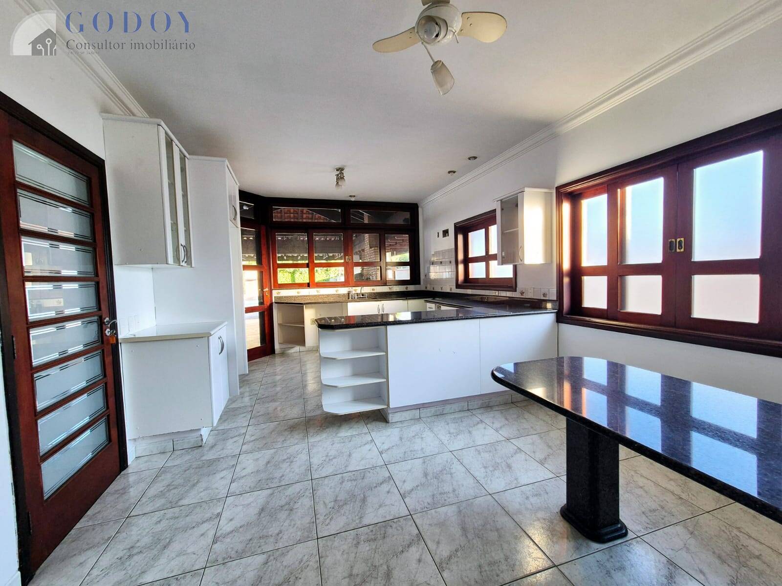 Casa à venda e aluguel com 4 quartos, 600m² - Foto 16