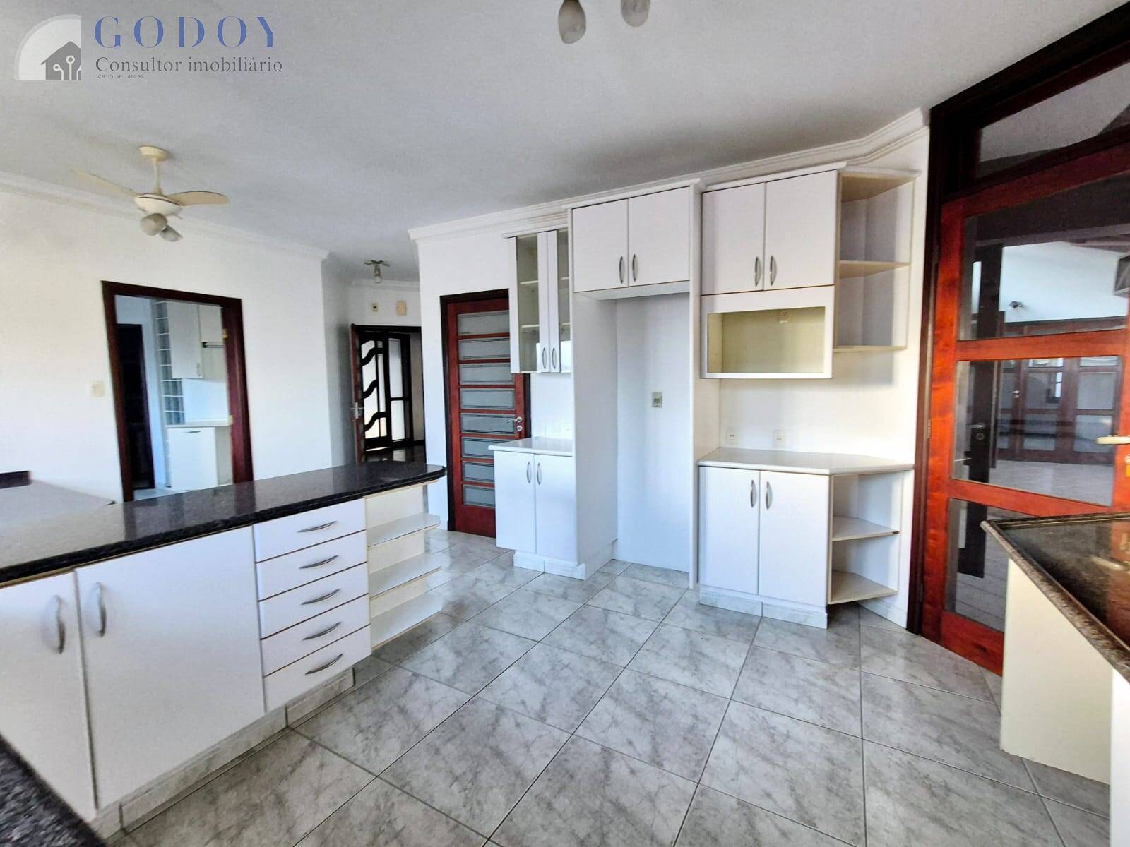 Casa à venda e aluguel com 4 quartos, 600m² - Foto 18