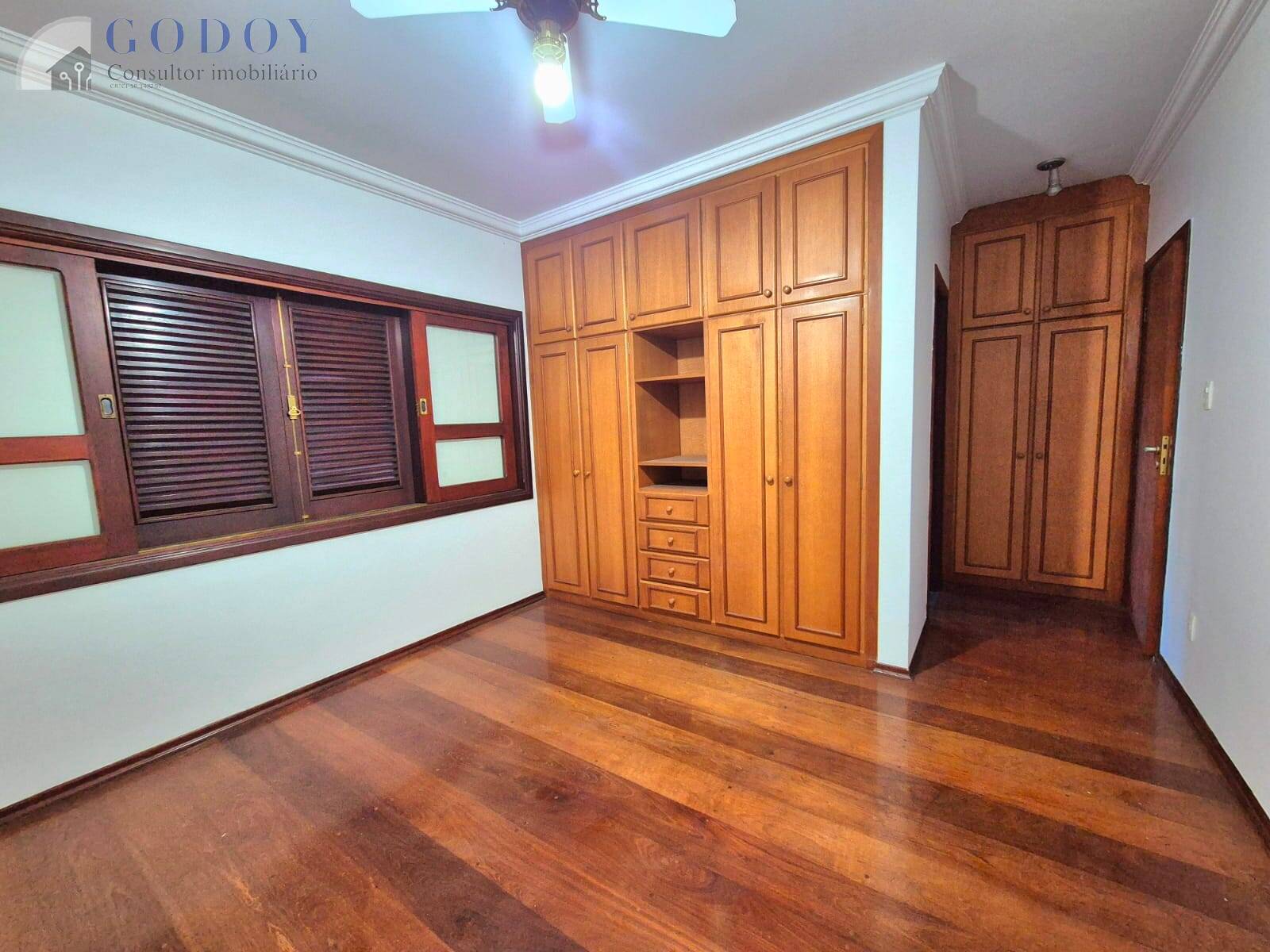 Casa à venda e aluguel com 4 quartos, 600m² - Foto 23