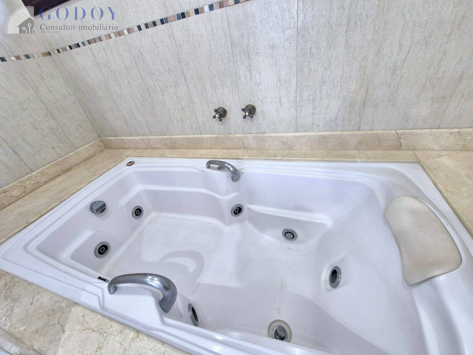 Casa à venda e aluguel com 4 quartos, 600m² - Foto 21