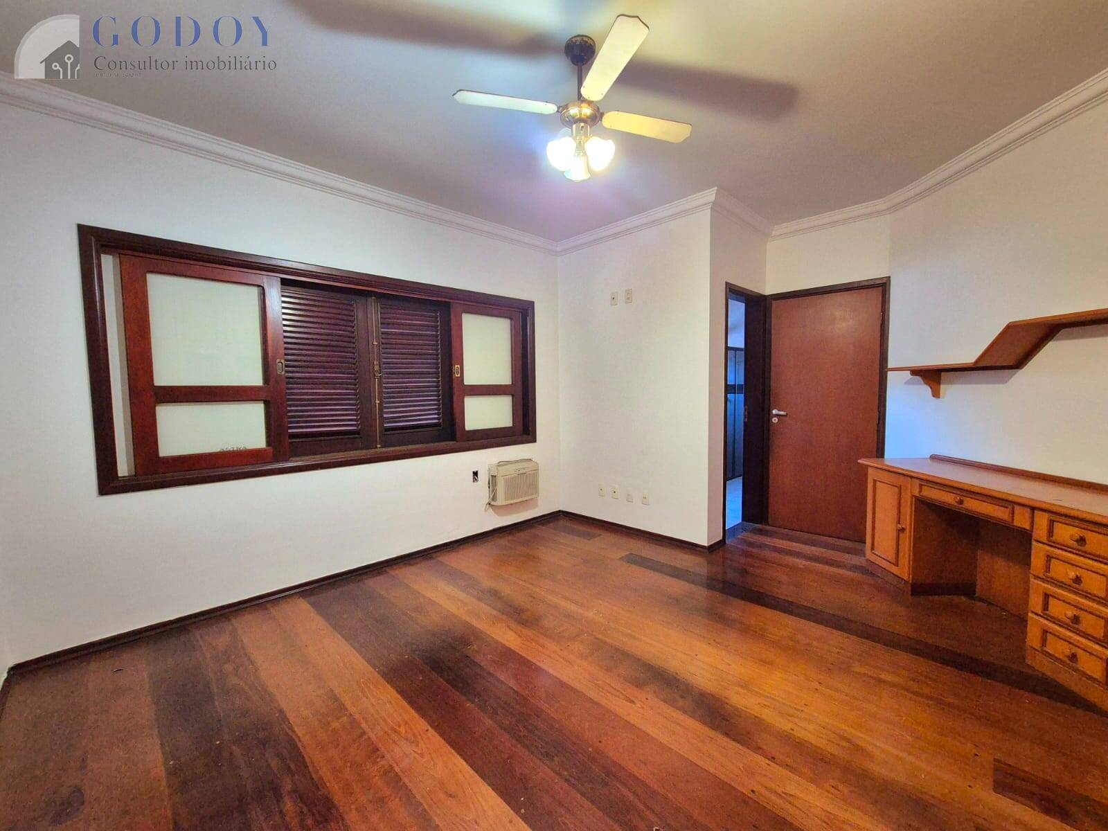 Casa à venda e aluguel com 4 quartos, 600m² - Foto 27