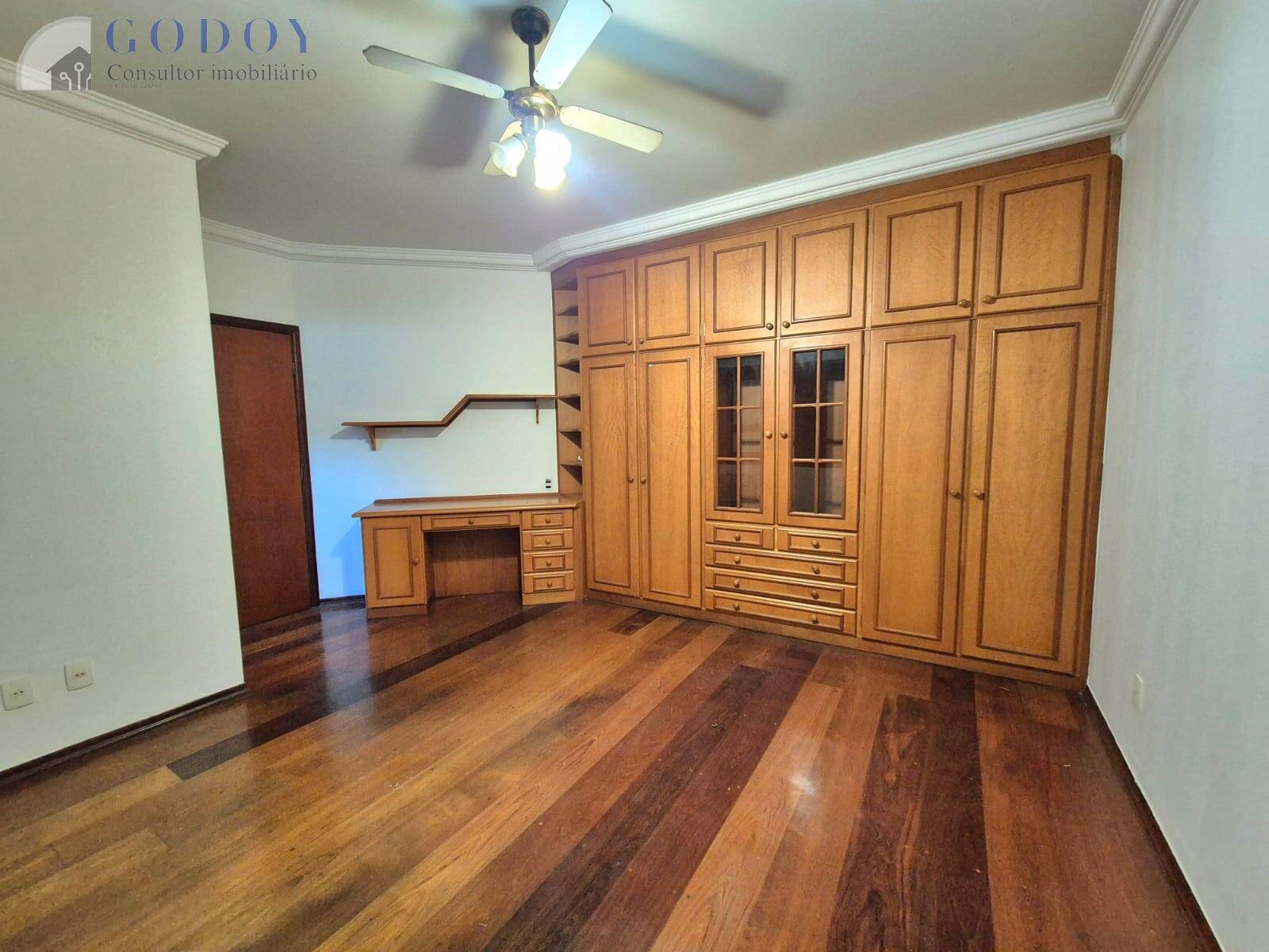 Casa à venda e aluguel com 4 quartos, 600m² - Foto 28