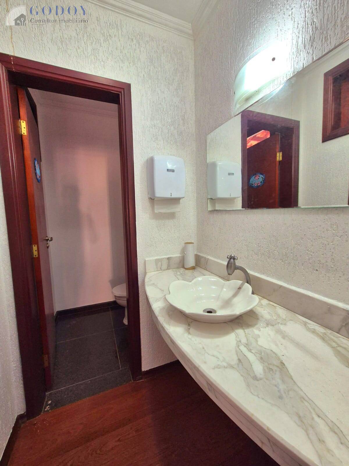 Casa à venda e aluguel com 4 quartos, 600m² - Foto 33