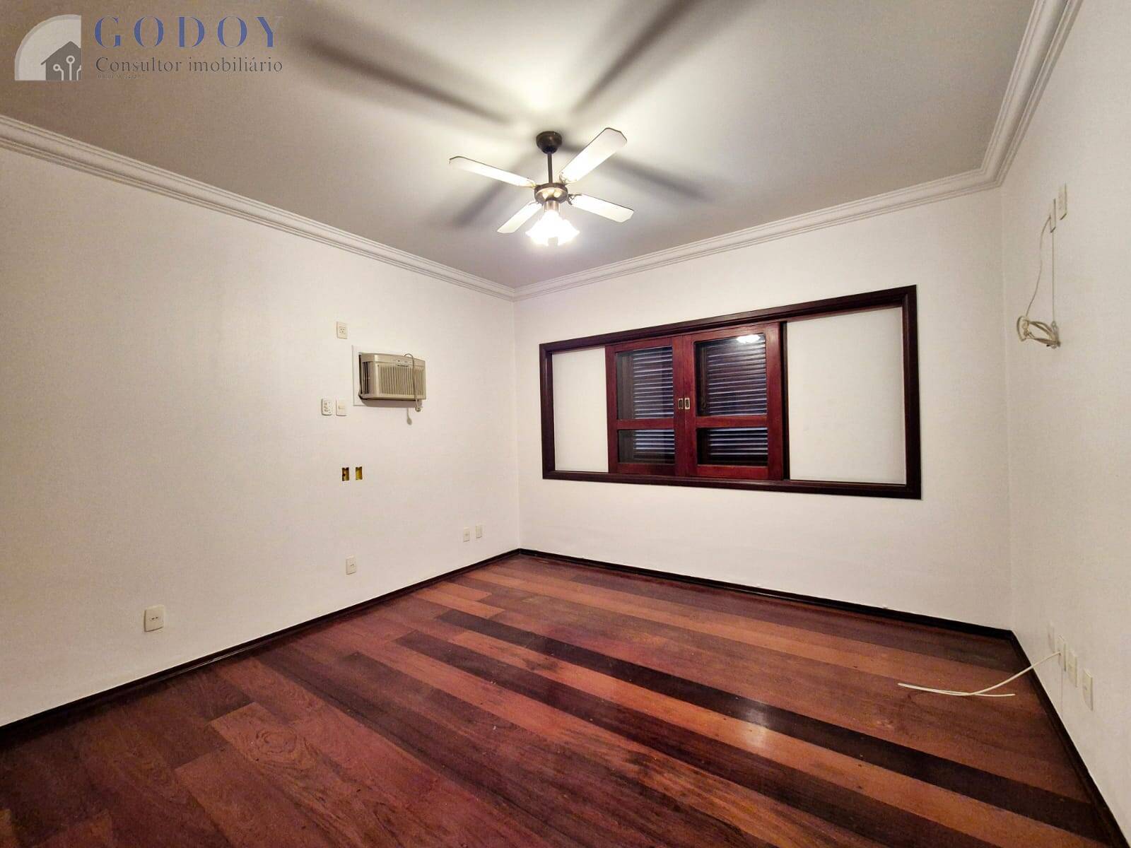 Casa à venda e aluguel com 4 quartos, 600m² - Foto 31
