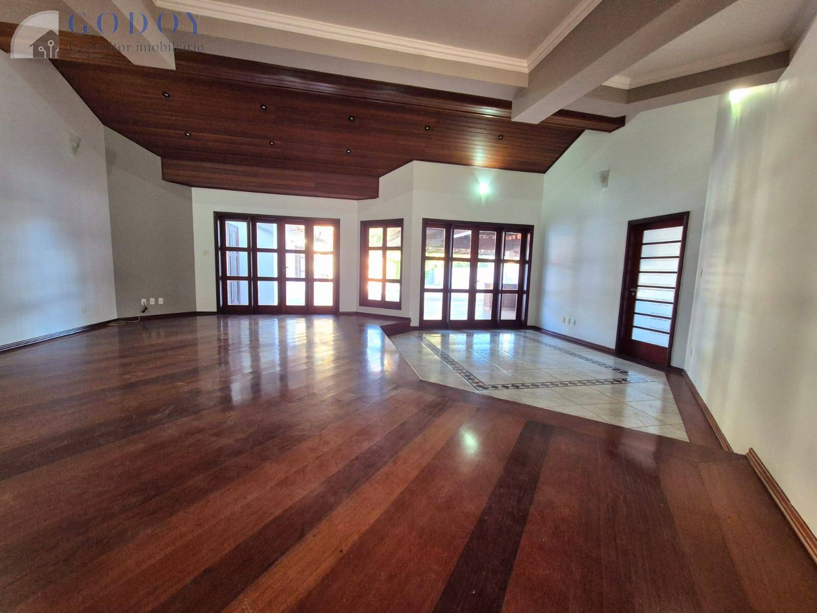 Casa à venda e aluguel com 4 quartos, 600m² - Foto 40