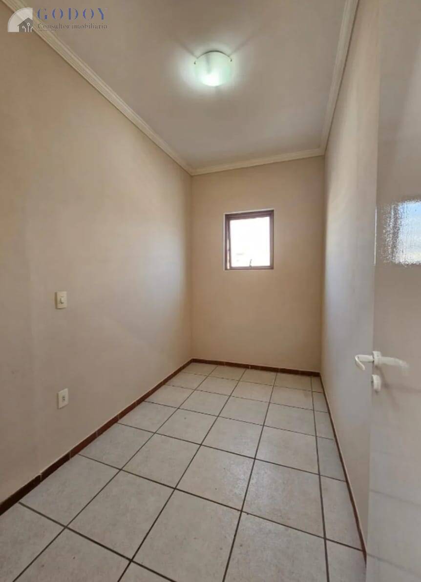 Casa, 4 quartos, 230 m² - Foto 9