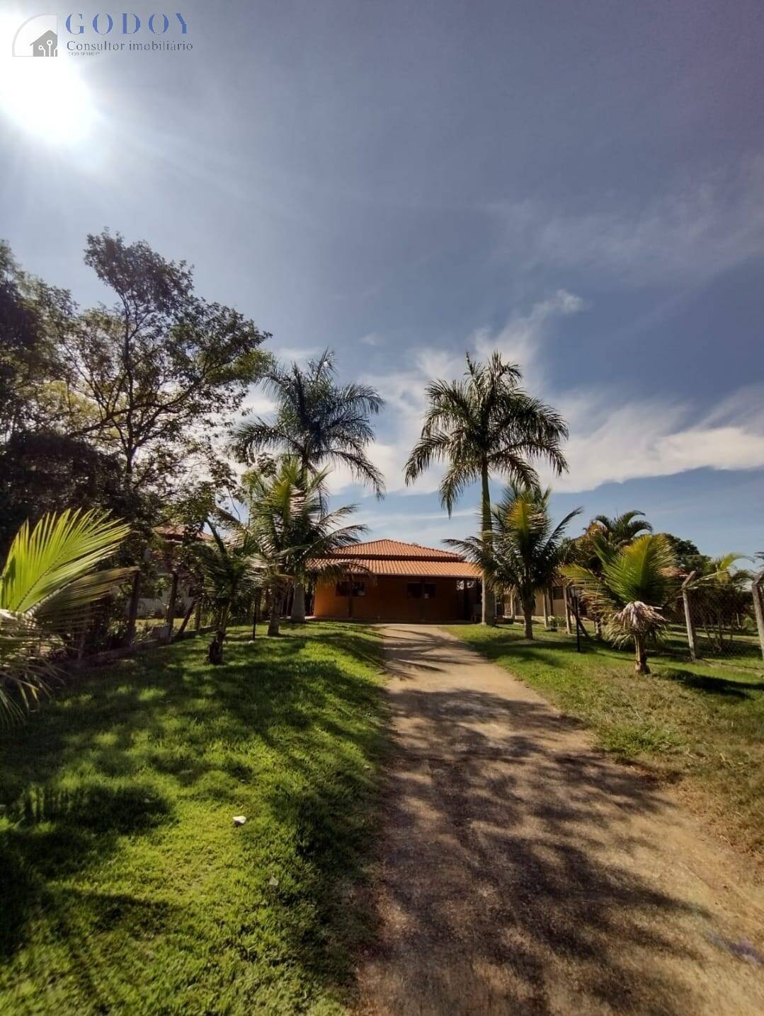 Chácara à venda com 3 quartos, 160m² - Foto 1