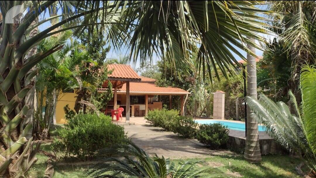 Chácara à venda com 3 quartos, 160m² - Foto 2