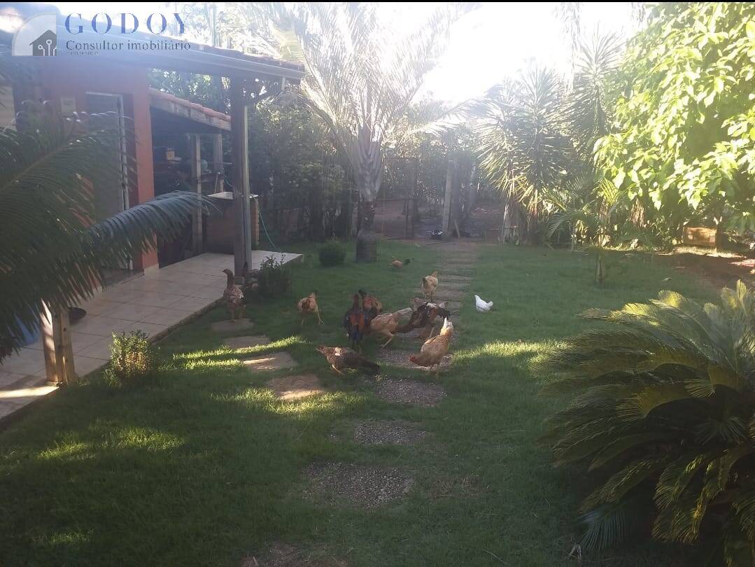 Chácara à venda com 3 quartos, 160m² - Foto 8