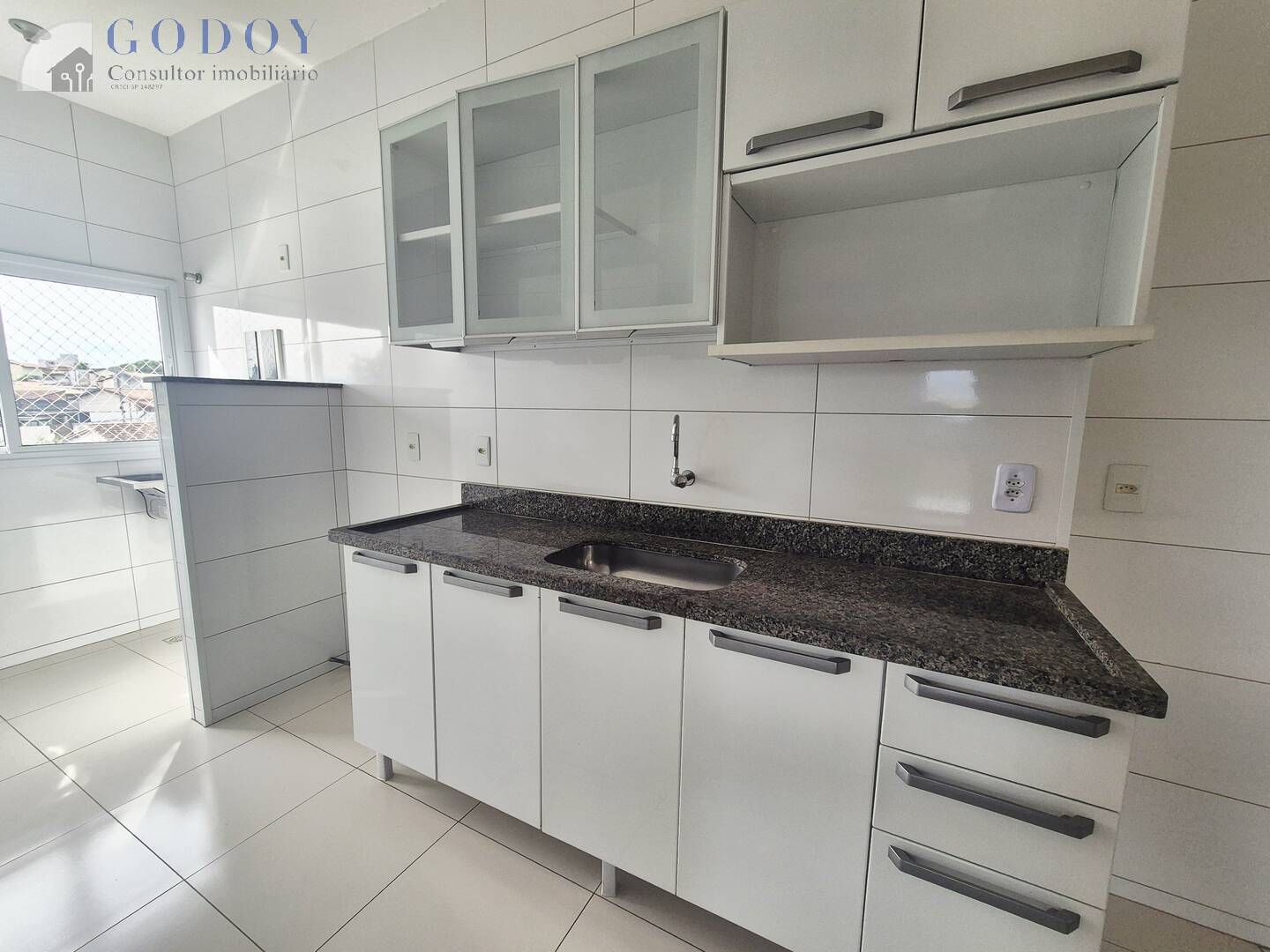 Apartamento à venda com 2 quartos, 68m² - Foto 1
