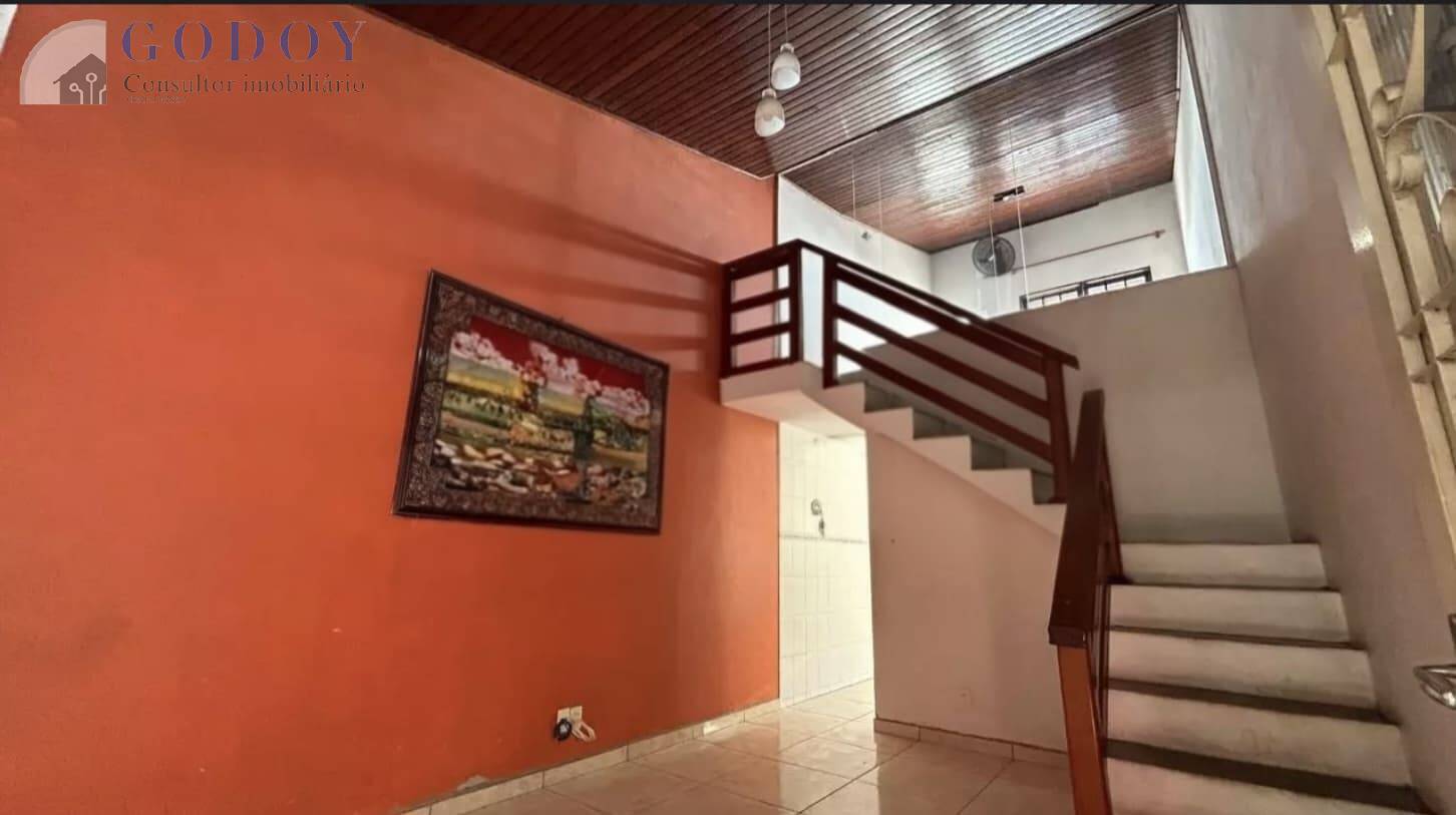 Casa, 3 quartos, 235 m² - Foto 1