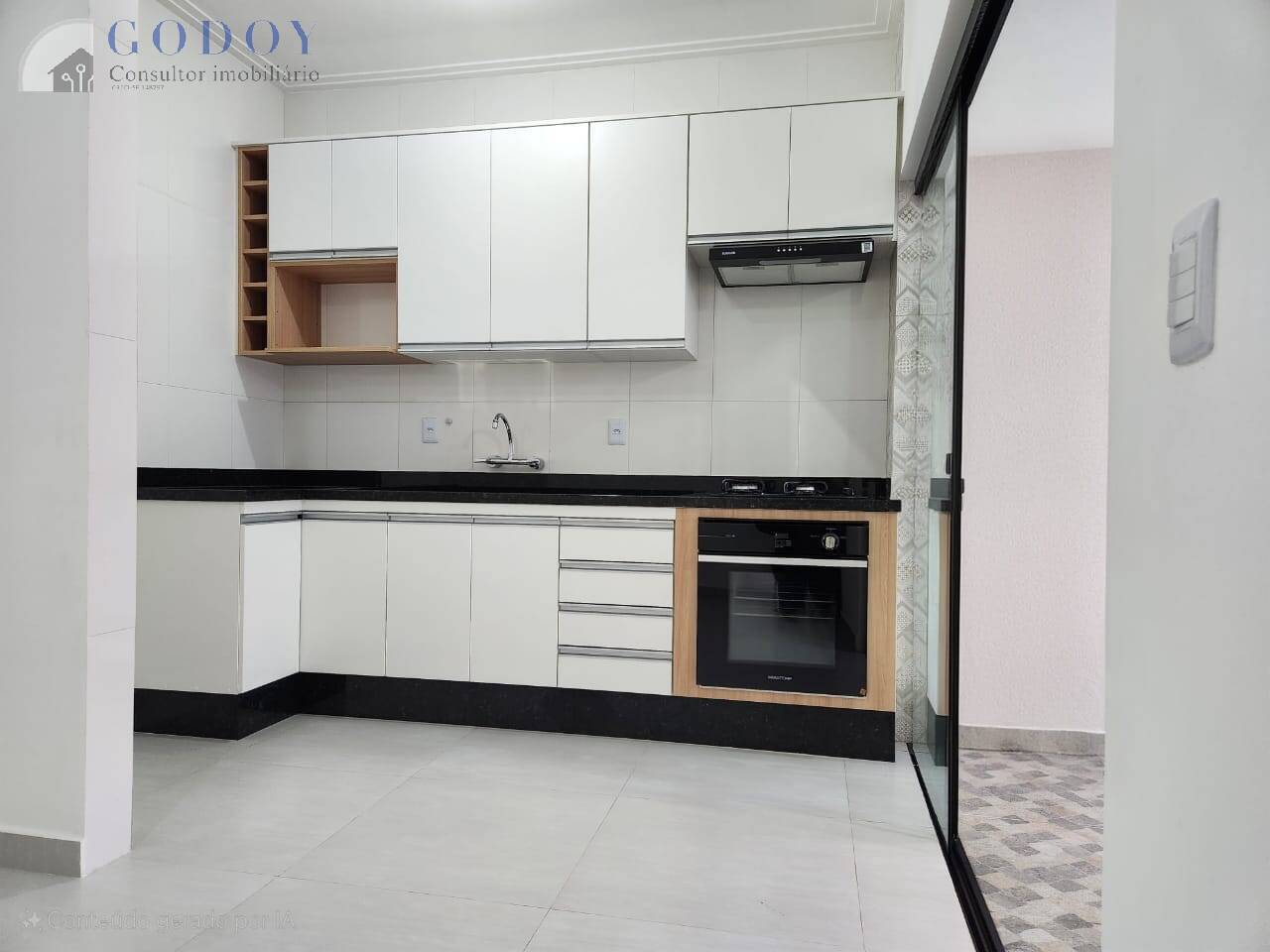 Casa à venda com 3 quartos, 98m² - Foto 1