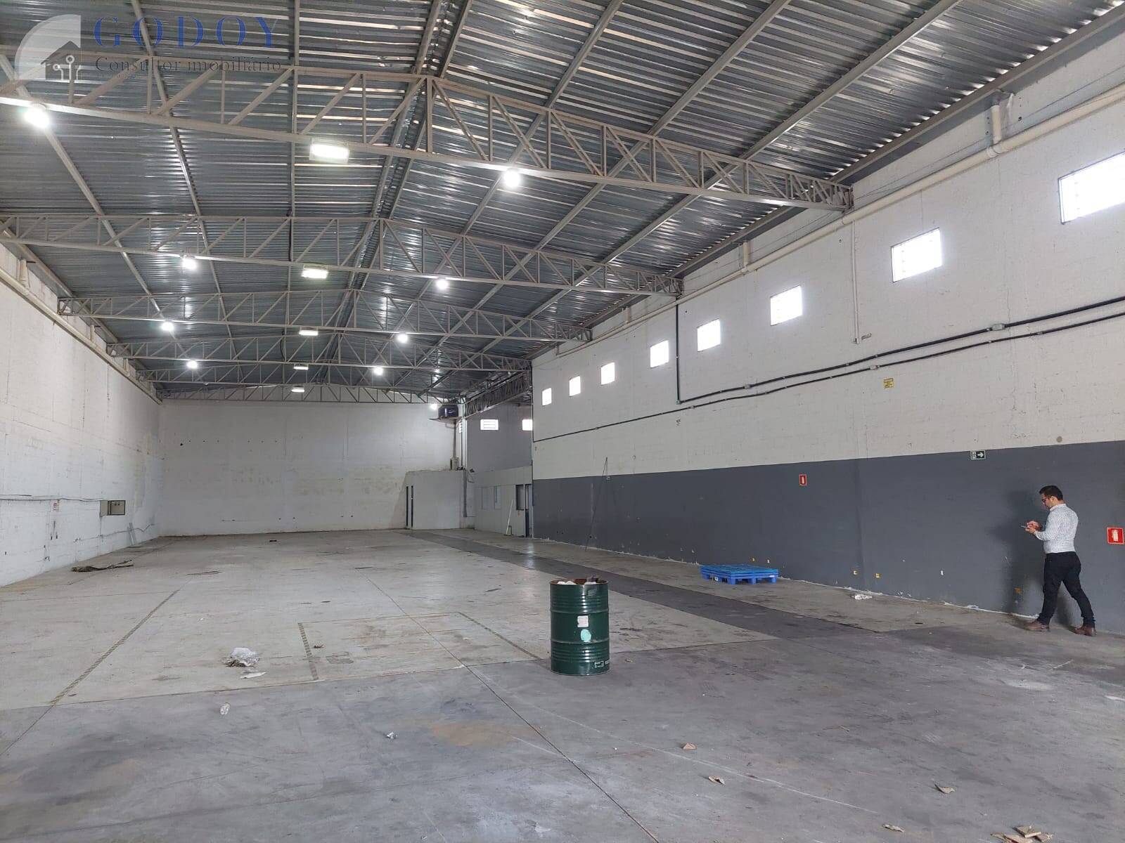 Depósito-Galpão-Armazém para alugar, 825m² - Foto 9