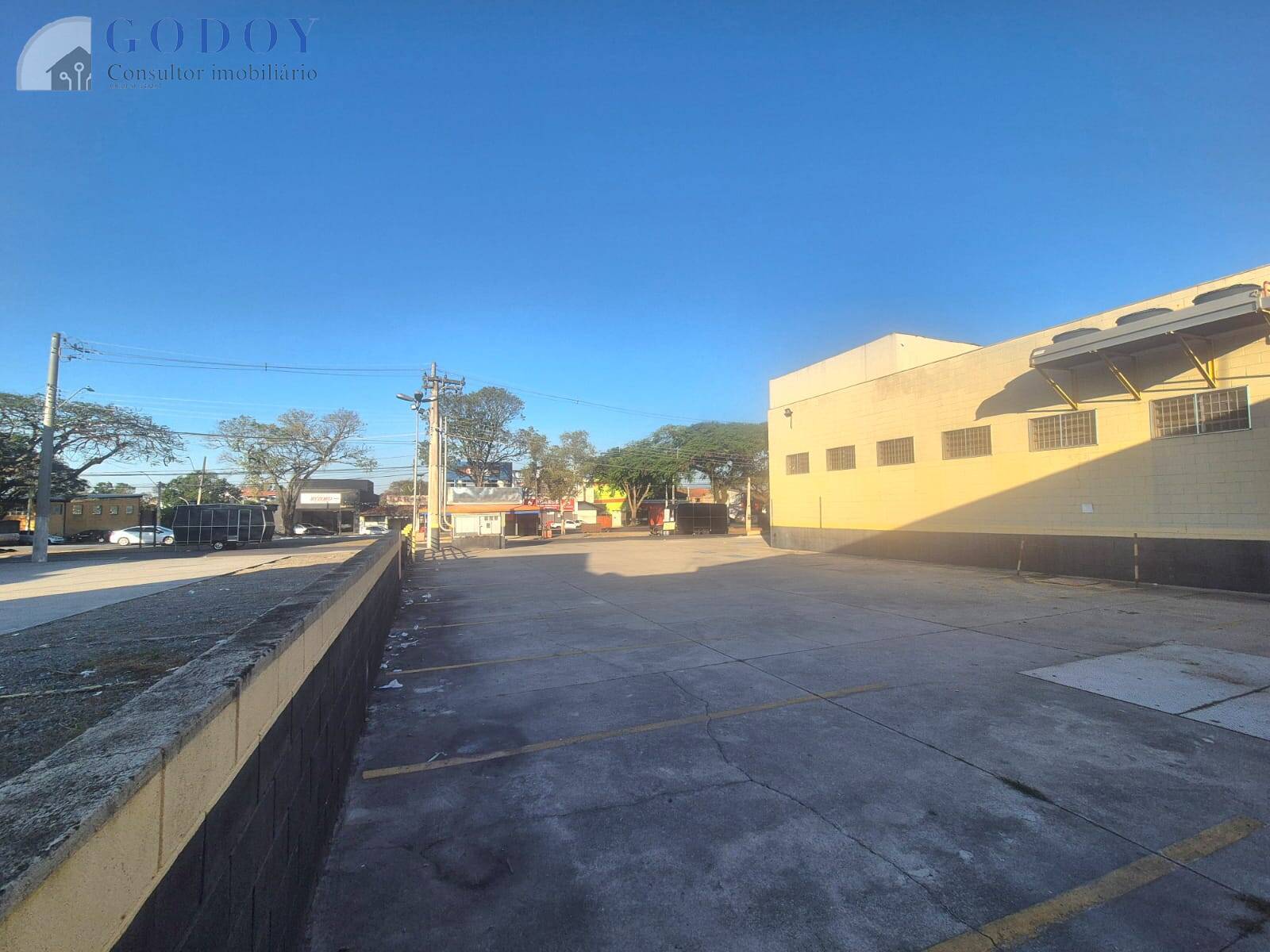 Depósito-Galpão-Armazém para alugar, 1300m² - Foto 9