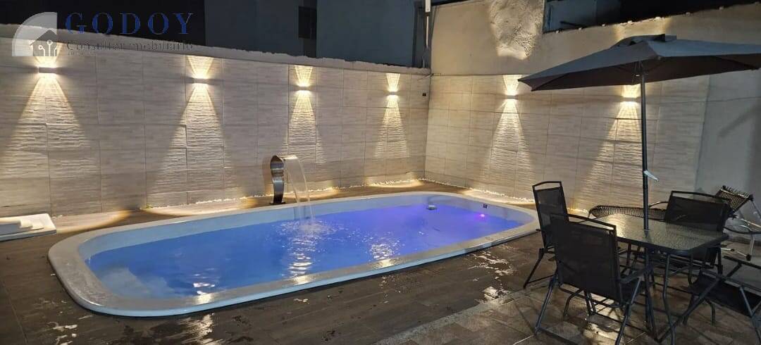 Casa, 3 quartos, 217 m² - Foto 2