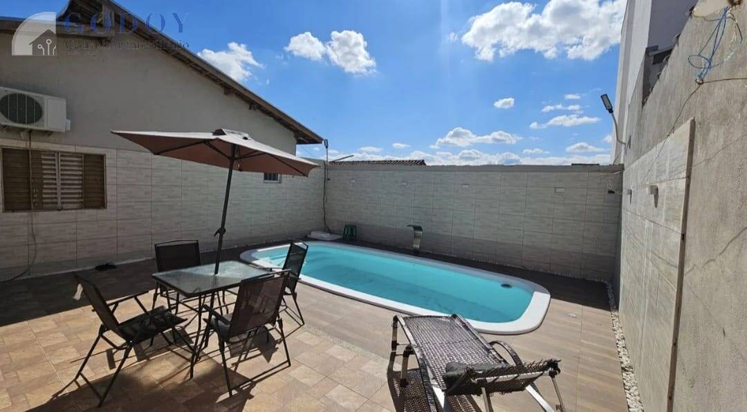 Casa, 3 quartos, 217 m² - Foto 3