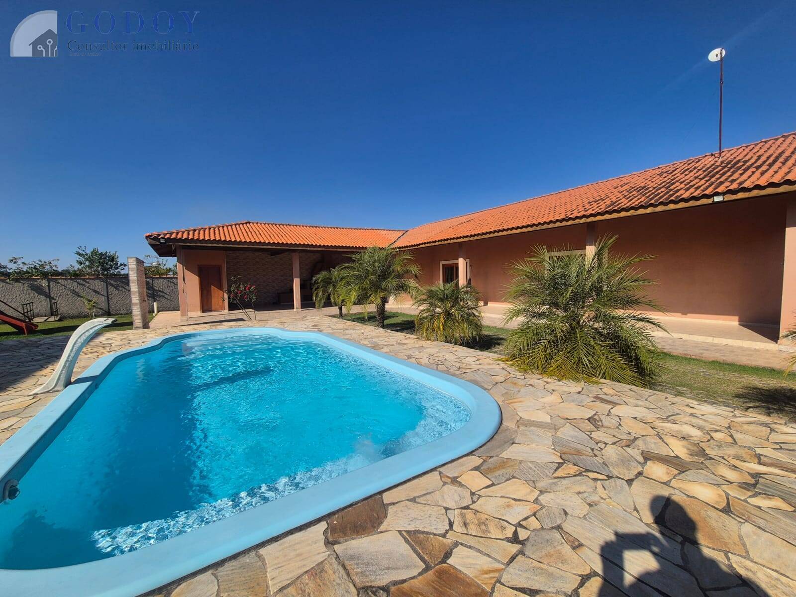 Chácara à venda com 3 quartos, 230m² - Foto 3