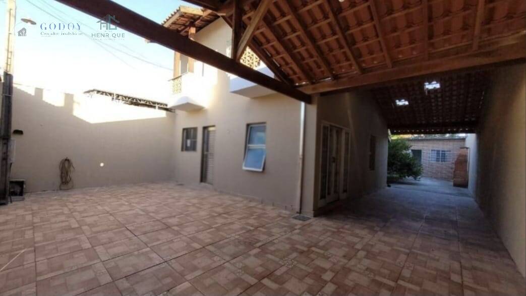 Casa, 4 quartos, 210 m² - Foto 1