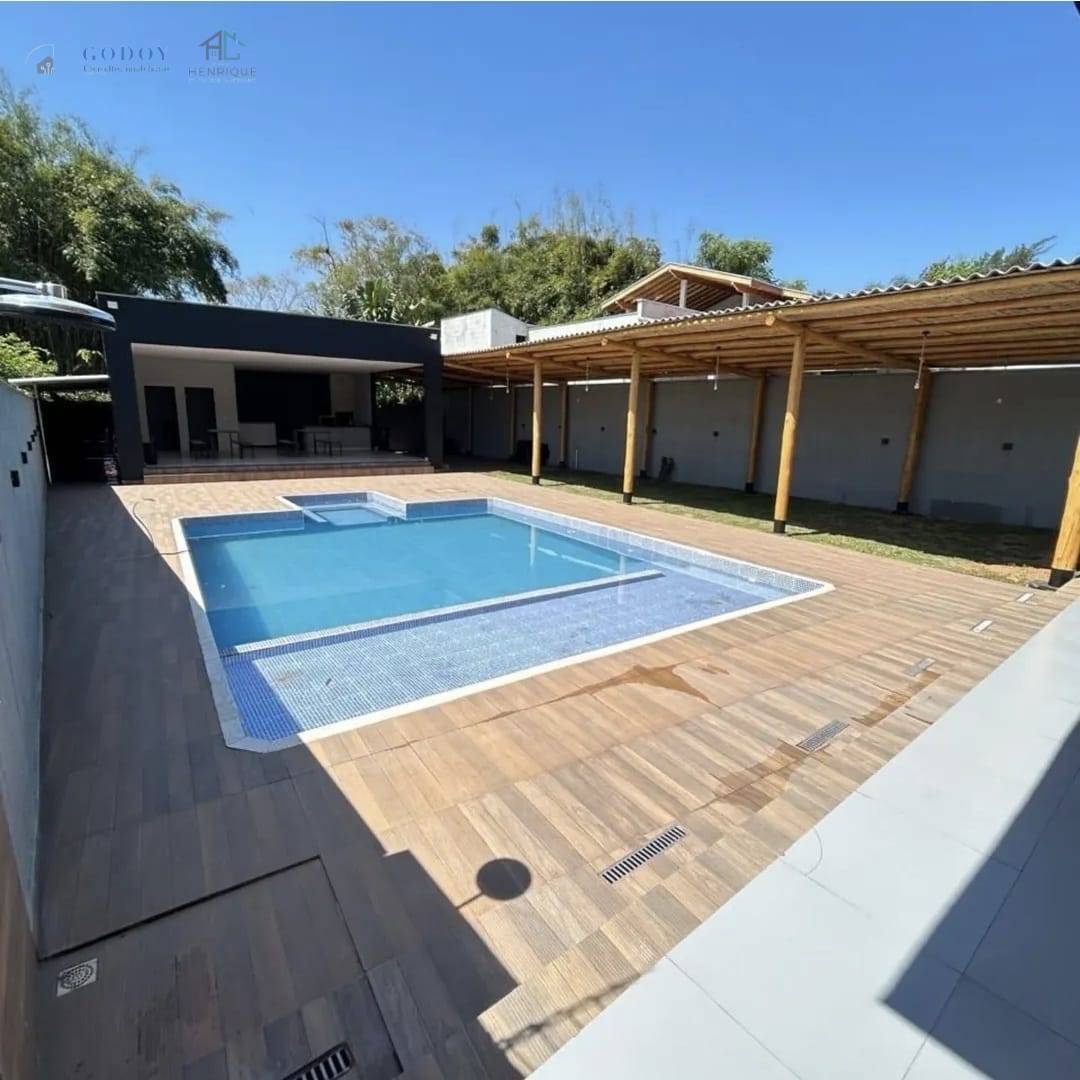 Chácara, 3 quartos, 1070 m² - Foto 1