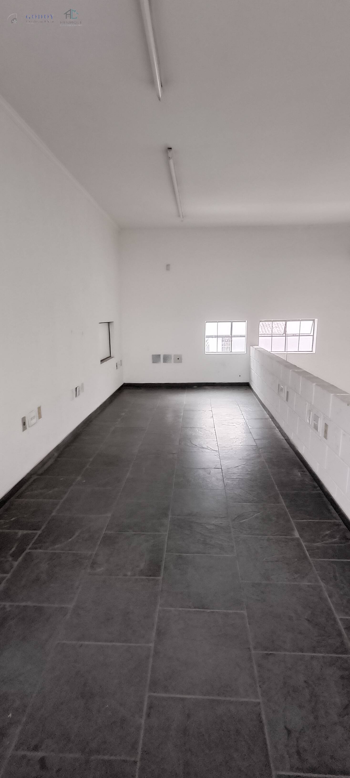 Depósito-Galpão, 310 m² - Foto 2