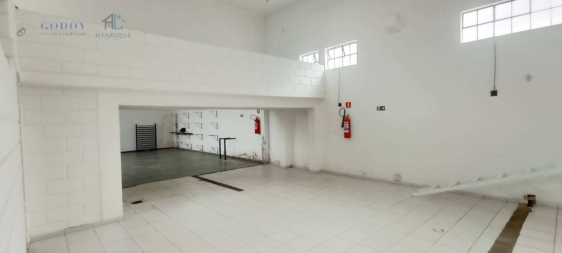 Depósito-Galpão, 310 m² - Foto 1