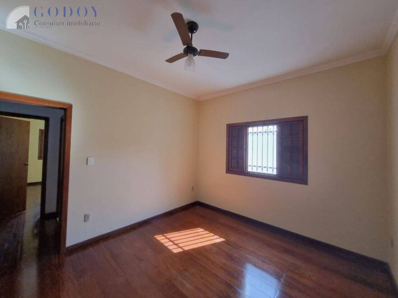Casa à venda e aluguel com 4 quartos, 212m² - Foto 17