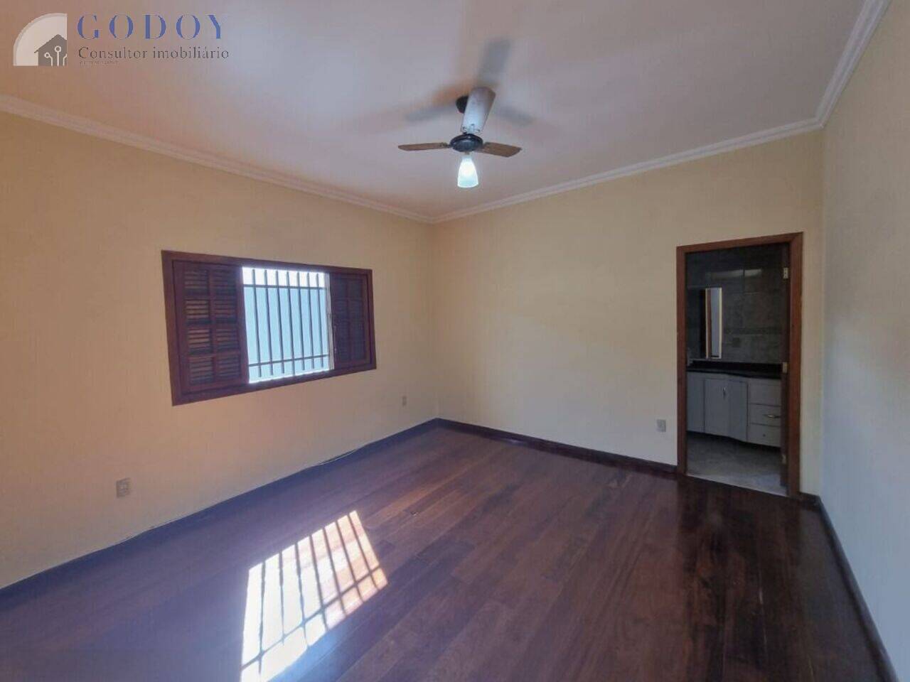 Casa à venda e aluguel com 4 quartos, 212m² - Foto 15